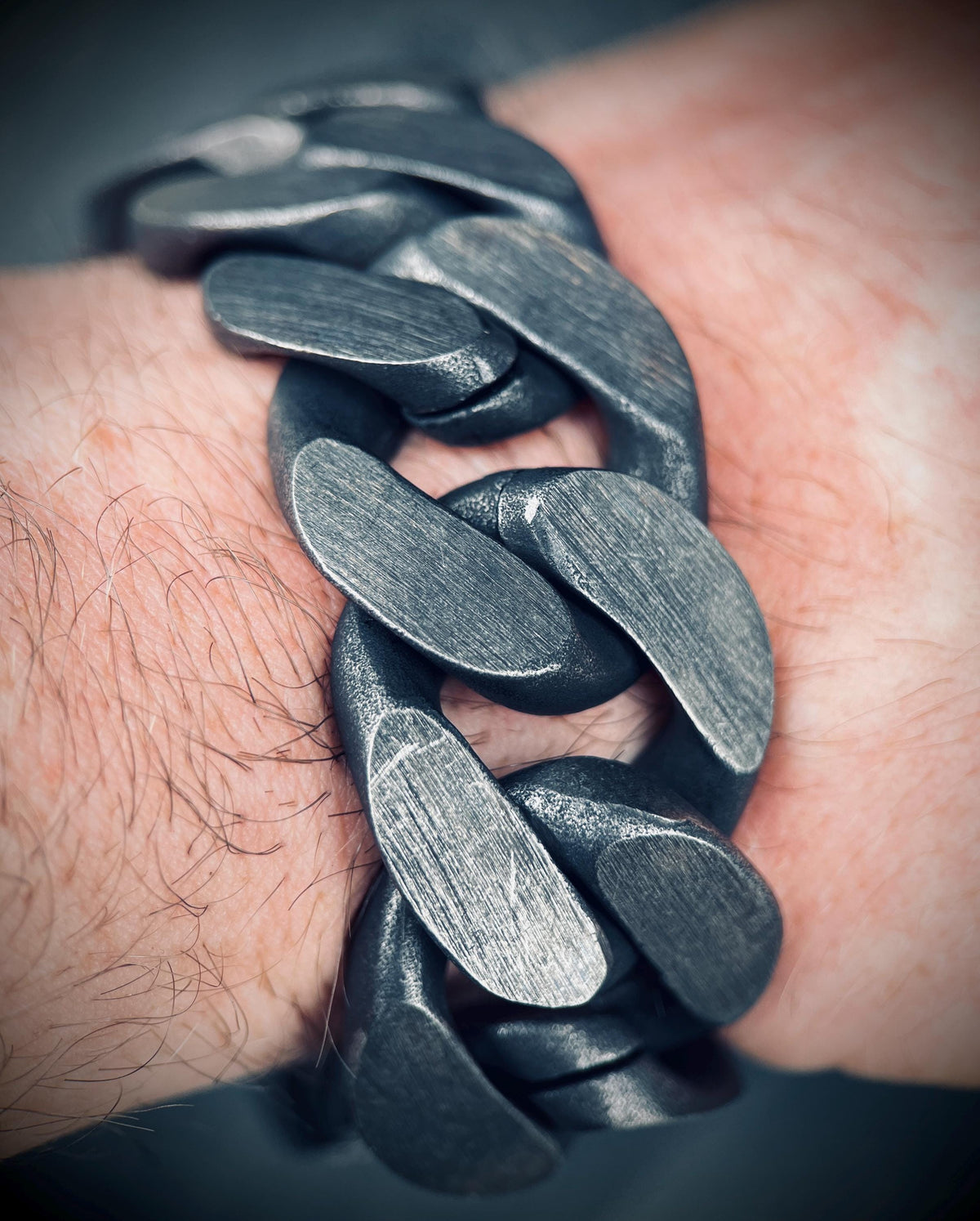 Mens Huge Chunky Distressed Stainless Steel Curb Chain Buckle Bracelet: Heavy Duty Oxidised Finish
