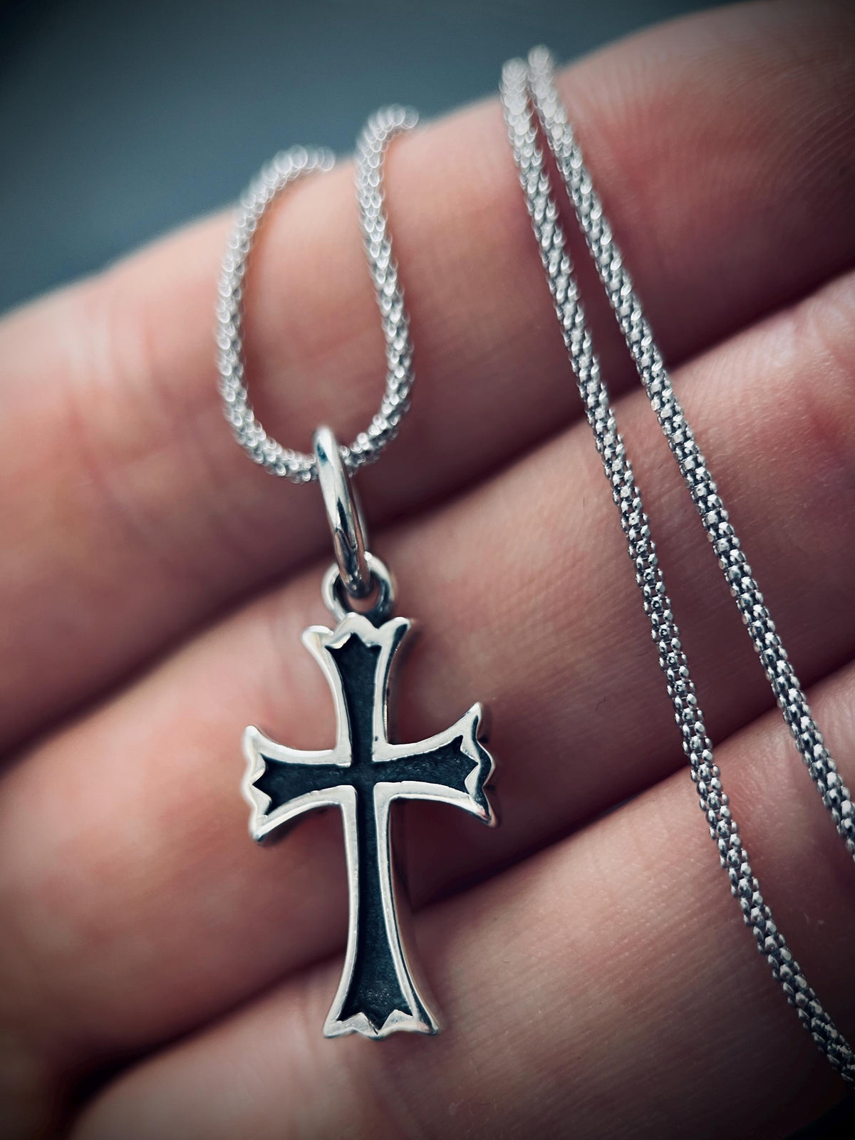 925 Solid Sterling Silver Small Dainty Crucifix Cross Pendant & Popcorn Chain Necklace