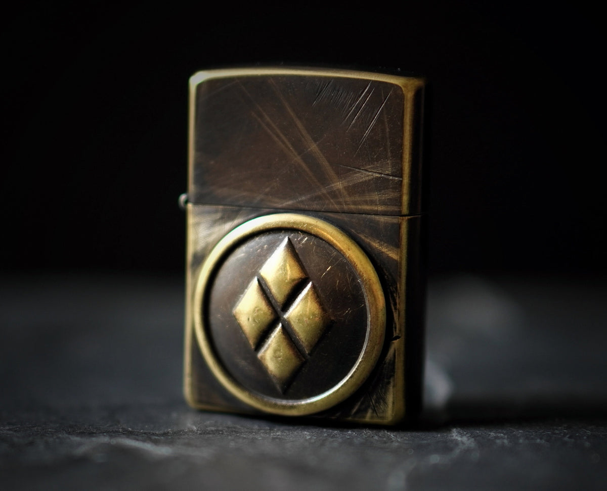 Customised Distressed & Oxidised Vintage Patina Style Solid Aged Brass Metal Zippo Lighter with Diamond Coin Badge Emblem / EDC