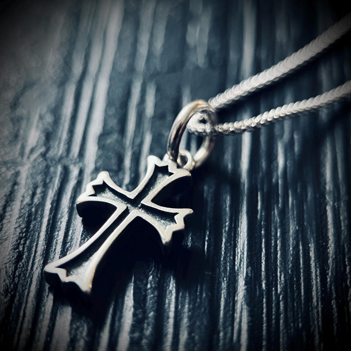 925 Solid Sterling Silver Small Dainty Crucifix Cross Pendant & Popcorn Chain Necklace