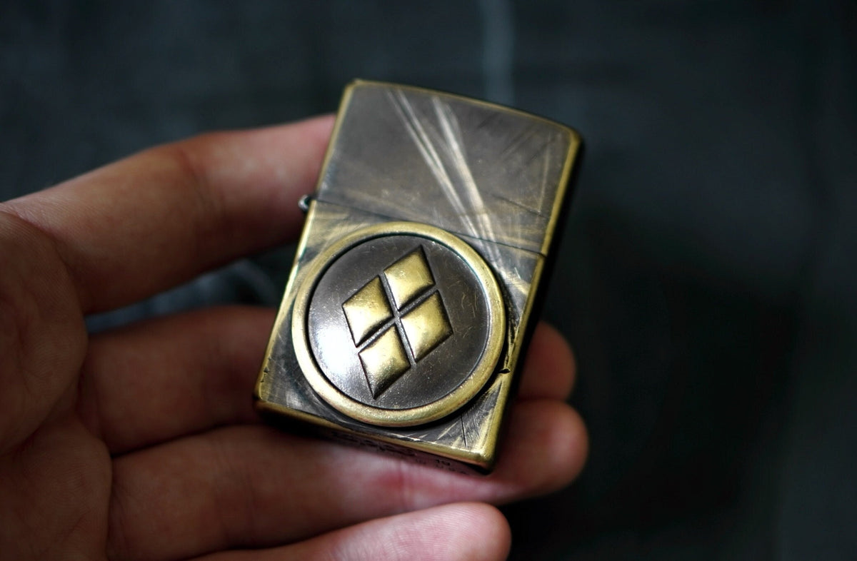 Customised Distressed & Oxidised Vintage Patina Style Solid Aged Brass Metal Zippo Lighter with Diamond Coin Badge Emblem / EDC