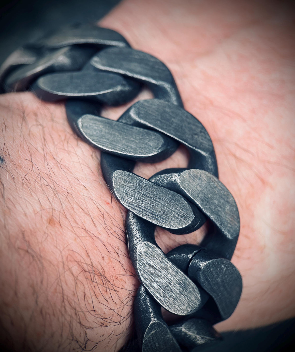 Mens Huge Chunky Distressed Stainless Steel Curb Chain Buckle Bracelet: Heavy Duty Oxidised Finish