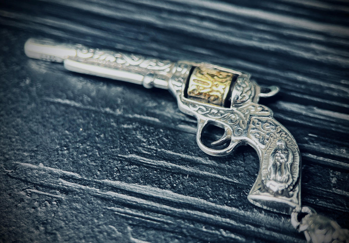 Ornate Engraved Stainless Steel Silver Outlaw Revolver Gun Pendant & Necklace Chain Gold Plated Cylinder