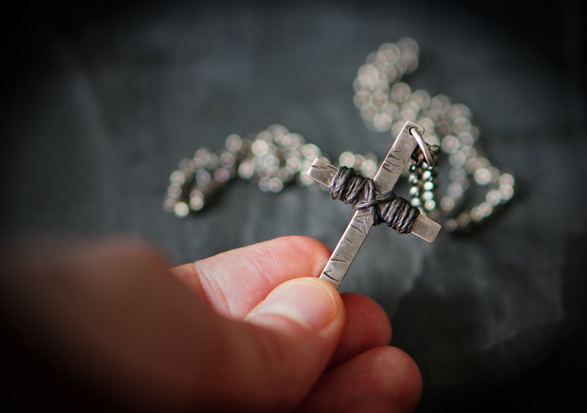 Distressed Solid Sterling Silver 925 Rustic Oxidised Cross Crucifix Pendant with Matching 22" inch Necklace Chain