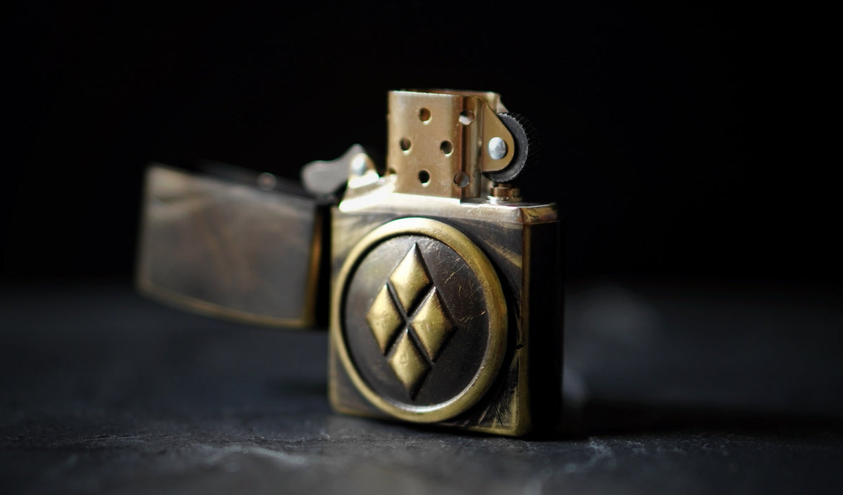 Customised Distressed & Oxidised Vintage Patina Style Solid Aged Brass Metal Zippo Lighter with Diamond Coin Badge Emblem / EDC