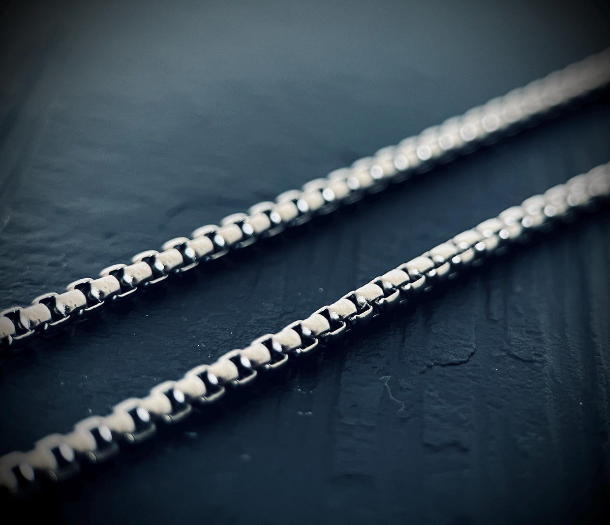Minimalist Silver Stainless Steel Slim Chunky Box Chain Necklace - Classic Style for Pendants - 60cm