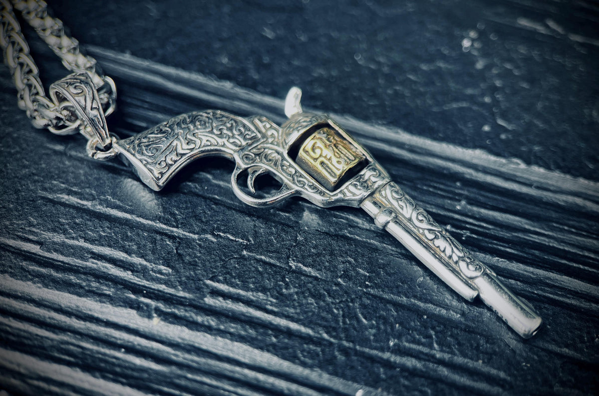 Ornate Engraved Stainless Steel Silver Outlaw Revolver Gun Pendant & Necklace Chain Gold Plated Cylinder
