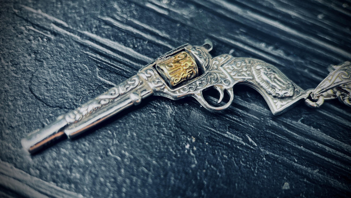 Ornate Engraved Stainless Steel Silver Outlaw Revolver Gun Pendant & Necklace Chain Gold Plated Cylinder