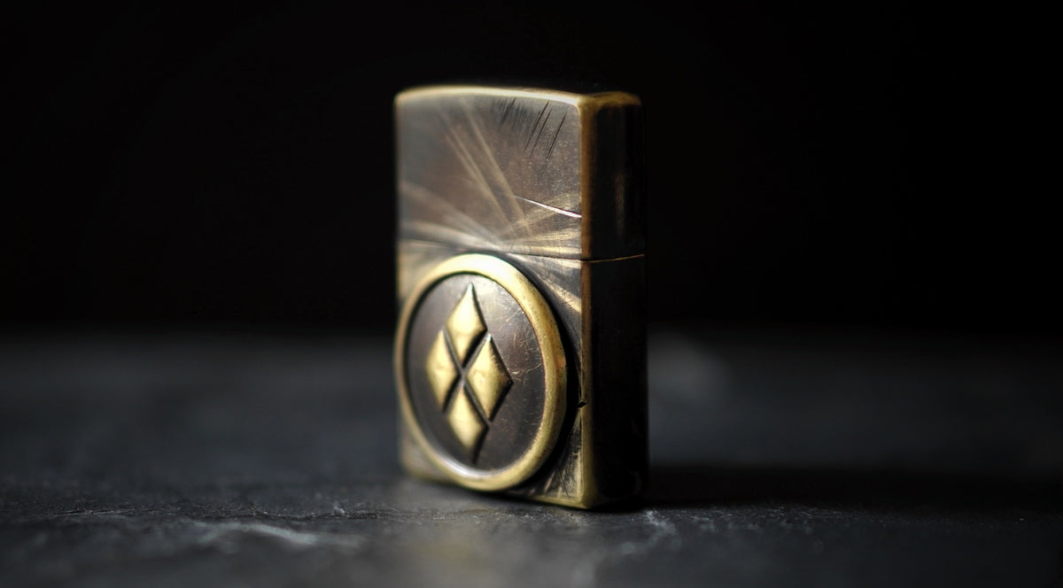 Customised Distressed & Oxidised Vintage Patina Style Solid Aged Brass Metal Zippo Lighter with Diamond Coin Badge Emblem / EDC