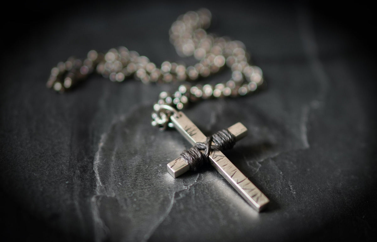 Distressed Solid Sterling Silver 925 Rustic Oxidised Cross Crucifix Pendant with Matching 22" inch Necklace Chain